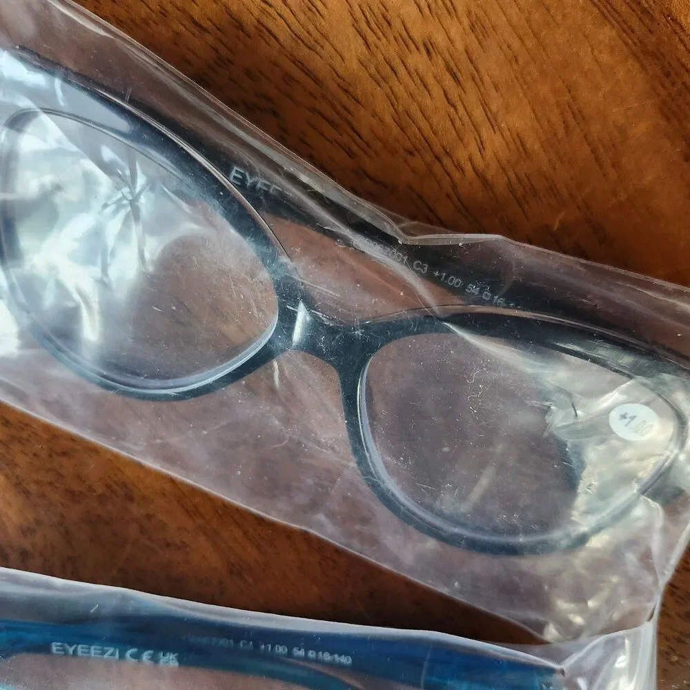 EYEEZI Blue Light Reading Glasses +1.00 – 4 New Sealed Pairs w/ Cloth